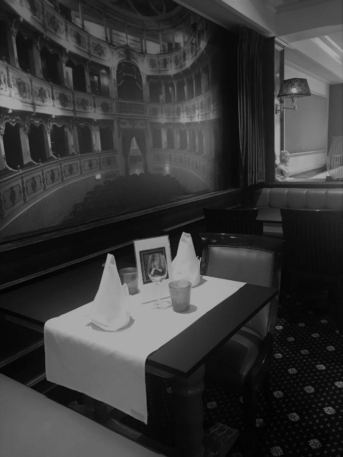 Couette-café Verdi 3*